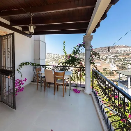 Lovely House With Astonishing View In Gumusluk, Bodrum Daire *
